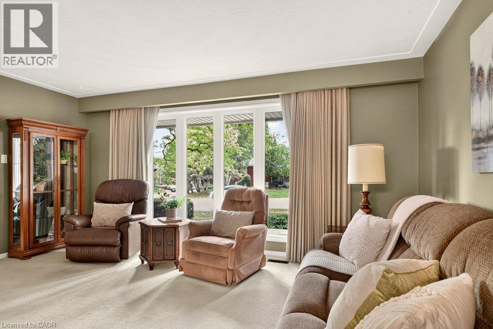 1083 Manorwood Drive, Burlington, Ontario  L7T 2L9 - Photo 6 - 40864580