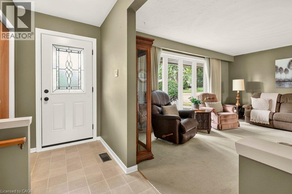 1083 Manorwood Drive, Burlington, Ontario  L7T 2L9 - Photo 3 - 40864580
