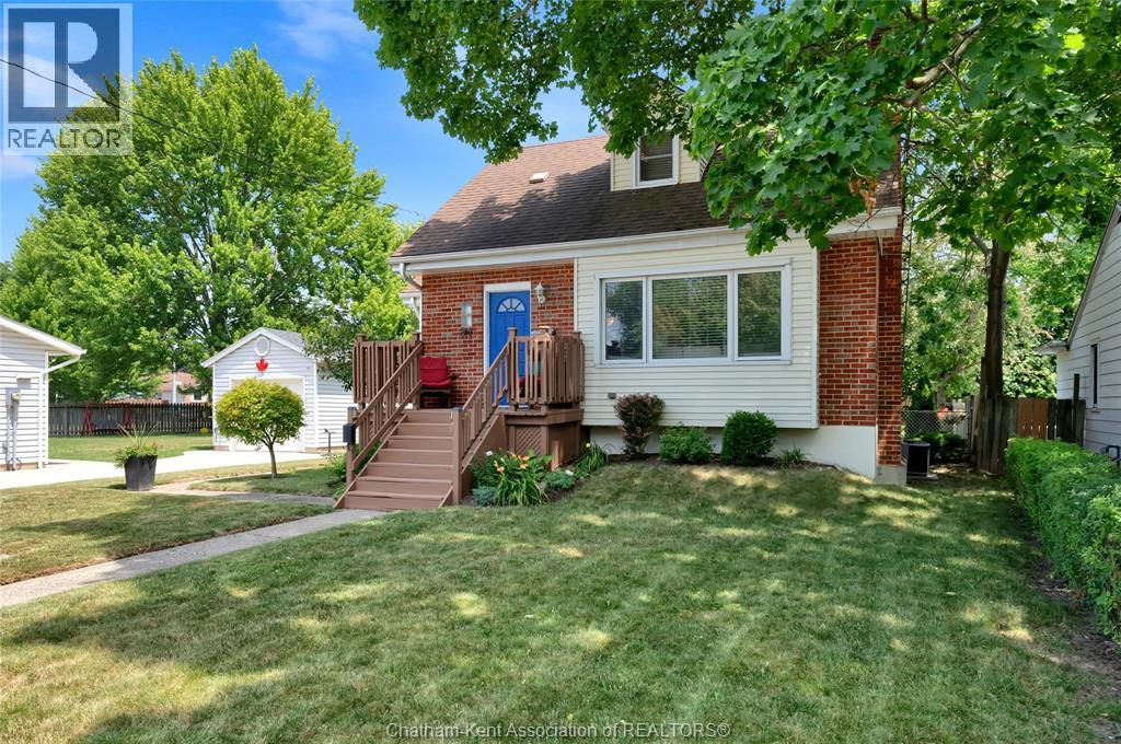 MLS# 26023009: 94 Dundas STREET, Wallaceburg, Canada