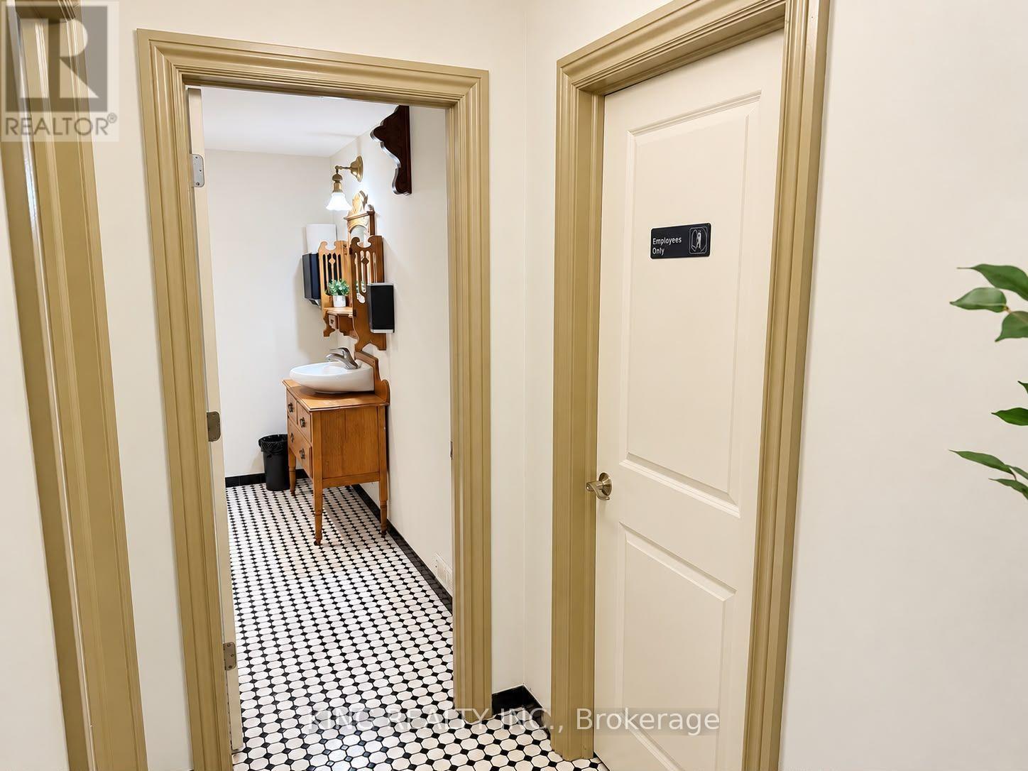 133 Jefferson Avenue, Toronto, Ontario  M6K 3E4 - Photo 33 - W13802054