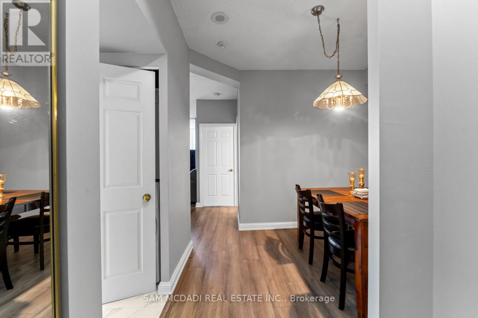 2205 - 24 Hanover Road, Brampton, Ontario  L6S 5K8 - Photo 8 - W13527102