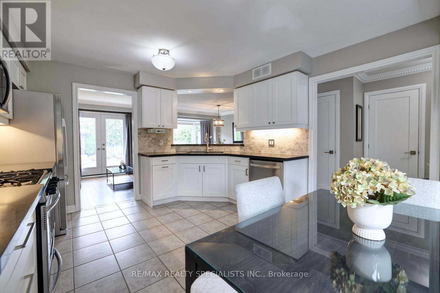 2872 Galleon Crescent, Mississauga, Ontario  L5M 5V1 - Photo 12 - W13798572