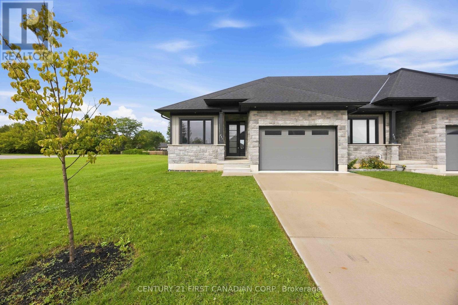 483 Kip Lane, Plympton-Wyoming, Ontario  N0N 1T0 - Photo 1 - X13802180