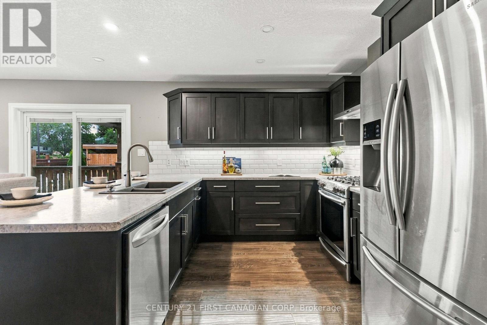 12 Glenwood Street, St. Thomas, Ontario  N5R 0G9 - Photo 11 - X13802220