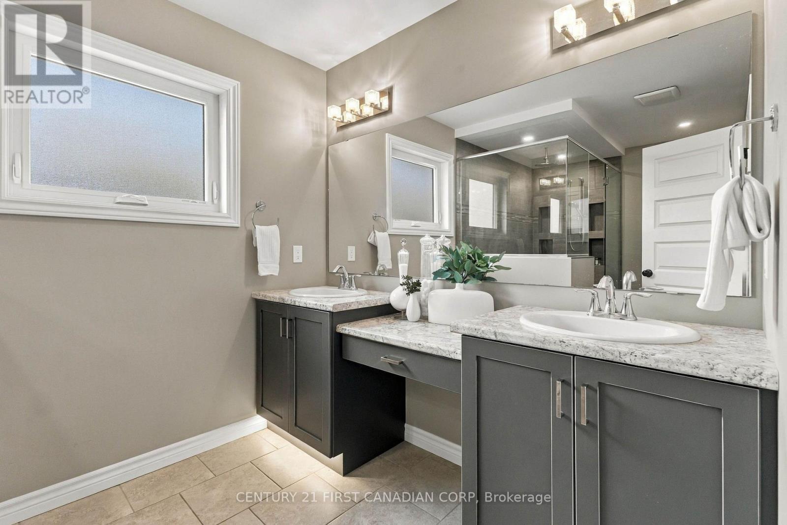 12 Glenwood Street, St. Thomas, Ontario  N5R 0G9 - Photo 16 - X13802220