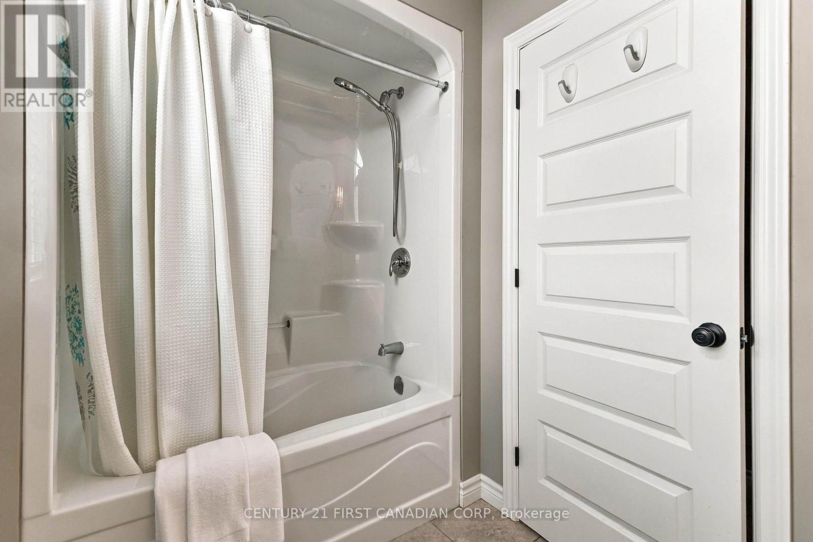 12 Glenwood Street, St. Thomas, Ontario  N5R 0G9 - Photo 25 - X13802220
