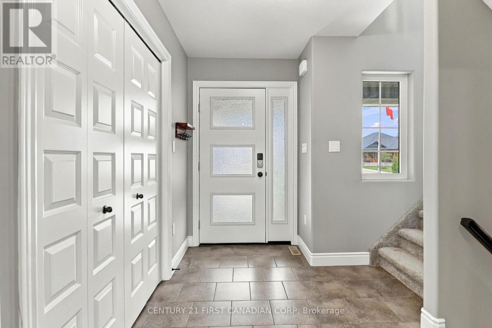 12 Glenwood Street, St. Thomas, Ontario  N5R 0G9 - Photo 5 - X13802220