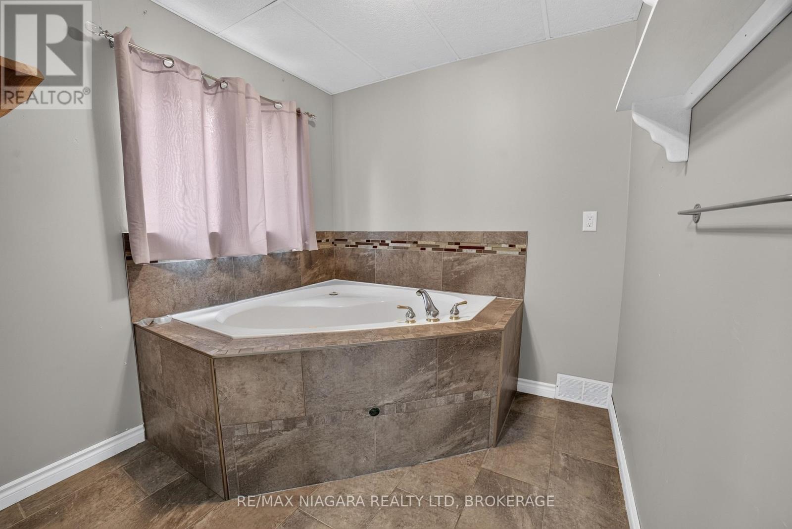 30 Shotwell Street, Welland, Ontario  L3C 1N8 - Photo 42 - X13546576