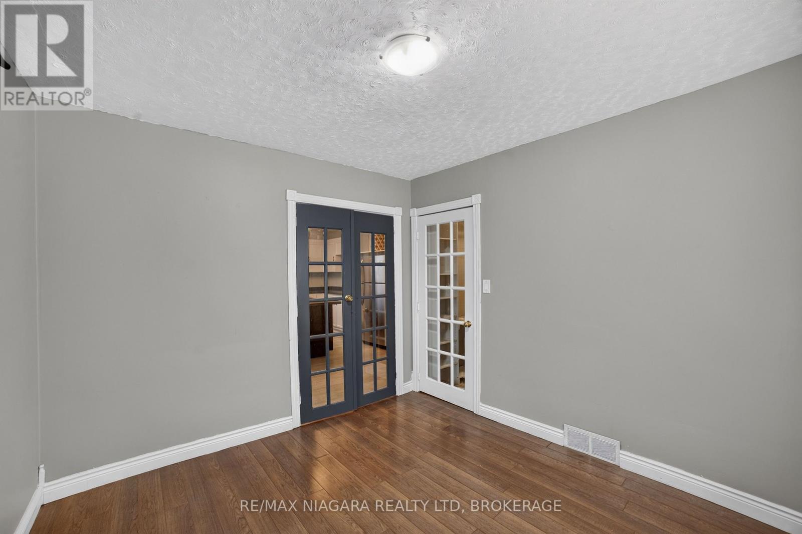 30 Shotwell Street, Welland, Ontario  L3C 1N8 - Photo 37 - X13546576