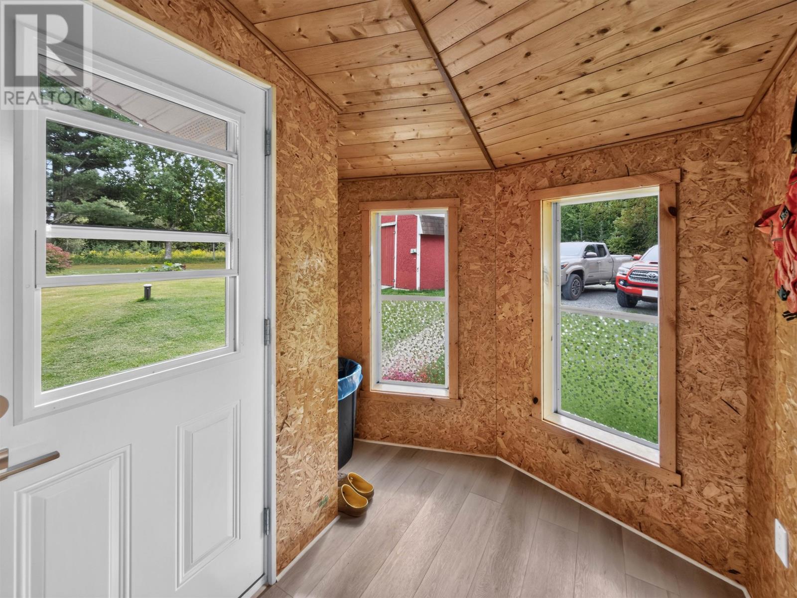 1323 Brooklyn Road photo 12