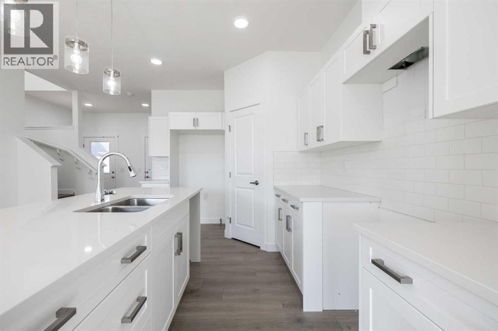 312 Edgefield Close