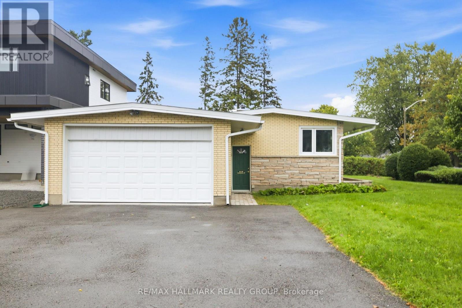 855 Mountainview Avenue, Ottawa, Ontario K2B 5G1 - Photo 2 - X13802106