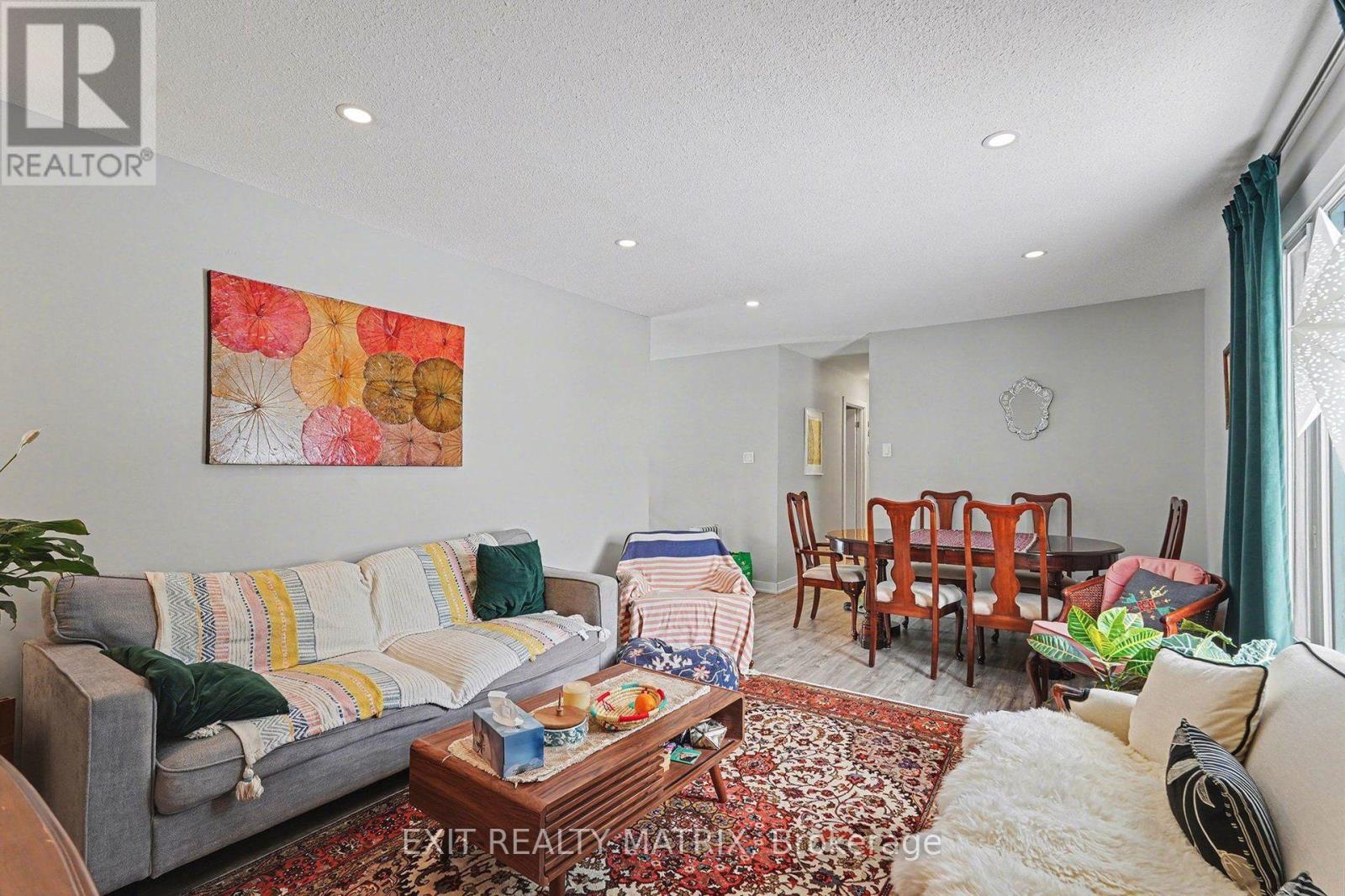 91 Sheldrake Drive, Ottawa, Ontario  K2L 1T1 - Photo 3 - X13802152