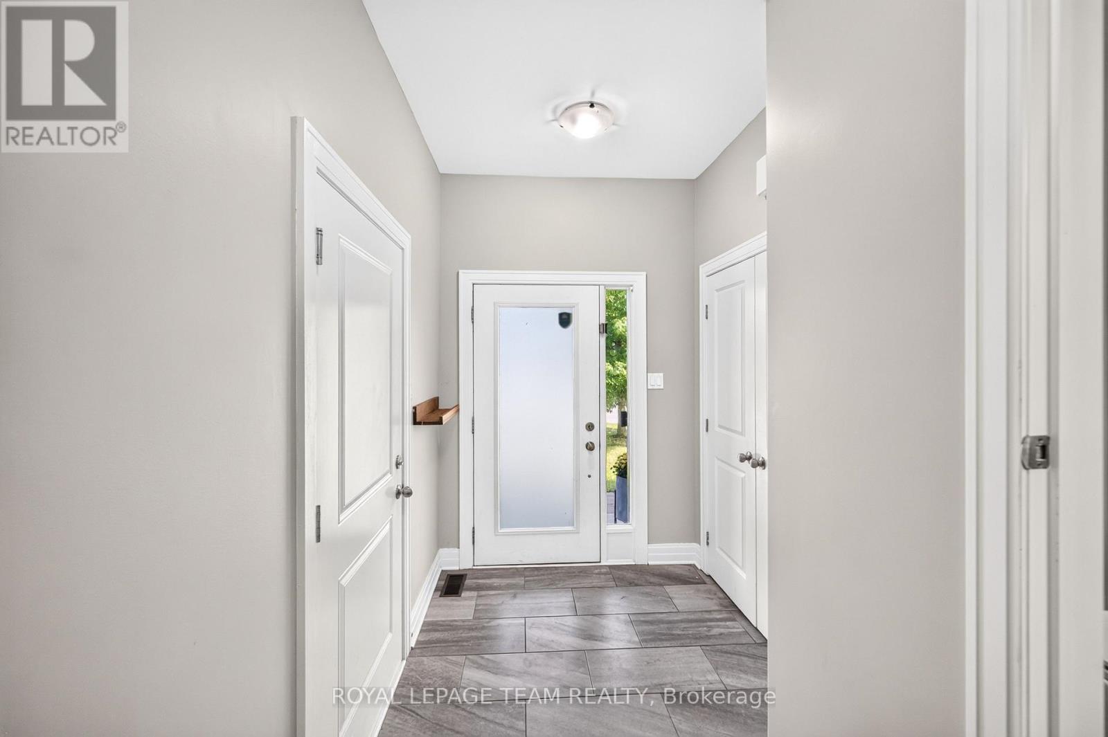 154 Woodhurst Crescent, Ottawa, Ontario  K2S 0T5 - Photo 4 - X13802222