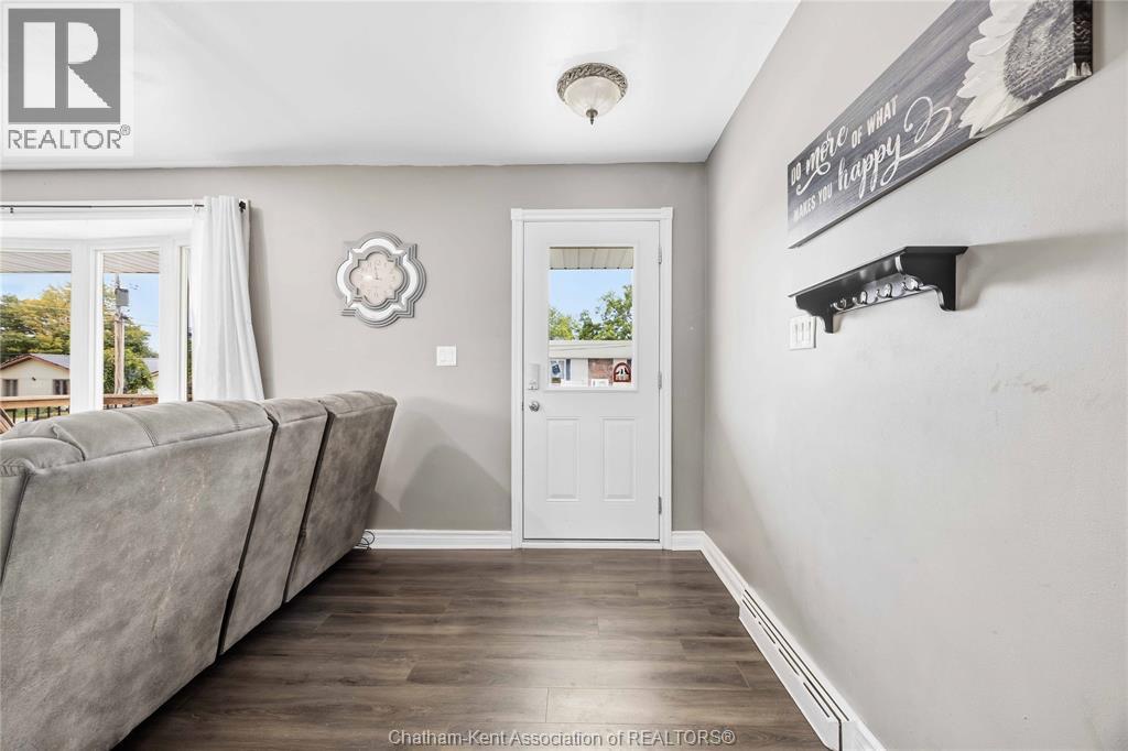 6 York Street, Lambton Shores, Ontario  N0N 1J0 - Photo 2 - 26023002