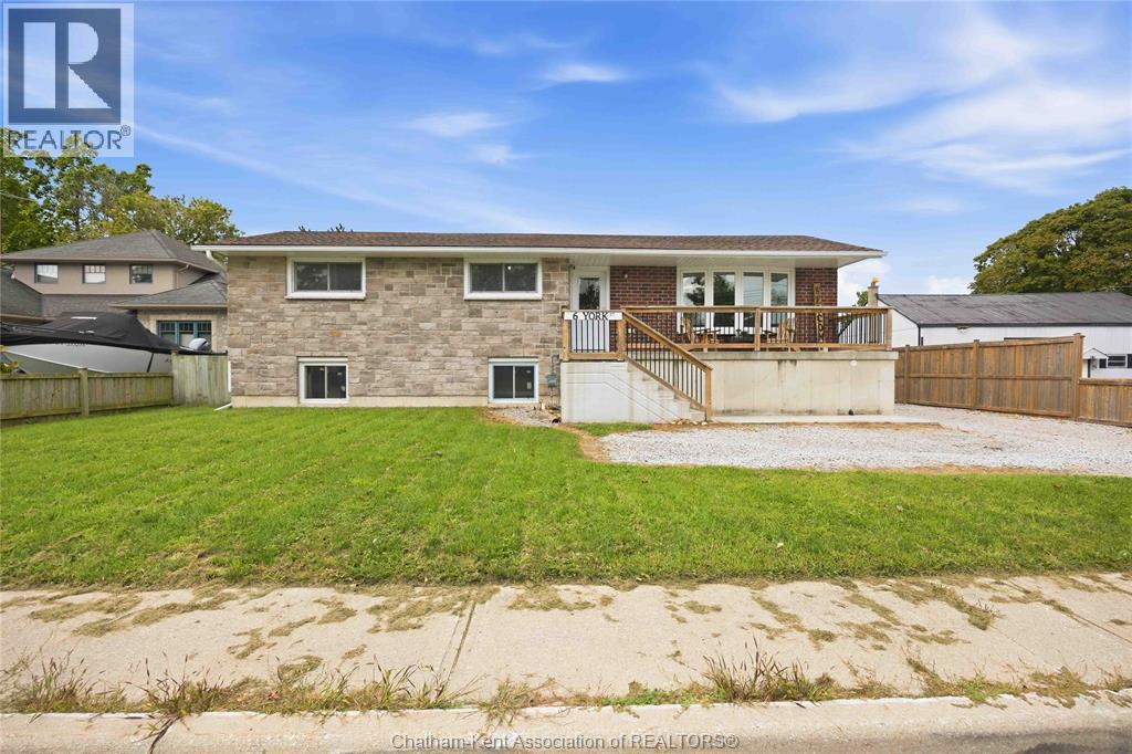6 York Street, Lambton Shores, Ontario  N0N 1J0 - Photo 45 - 26023002