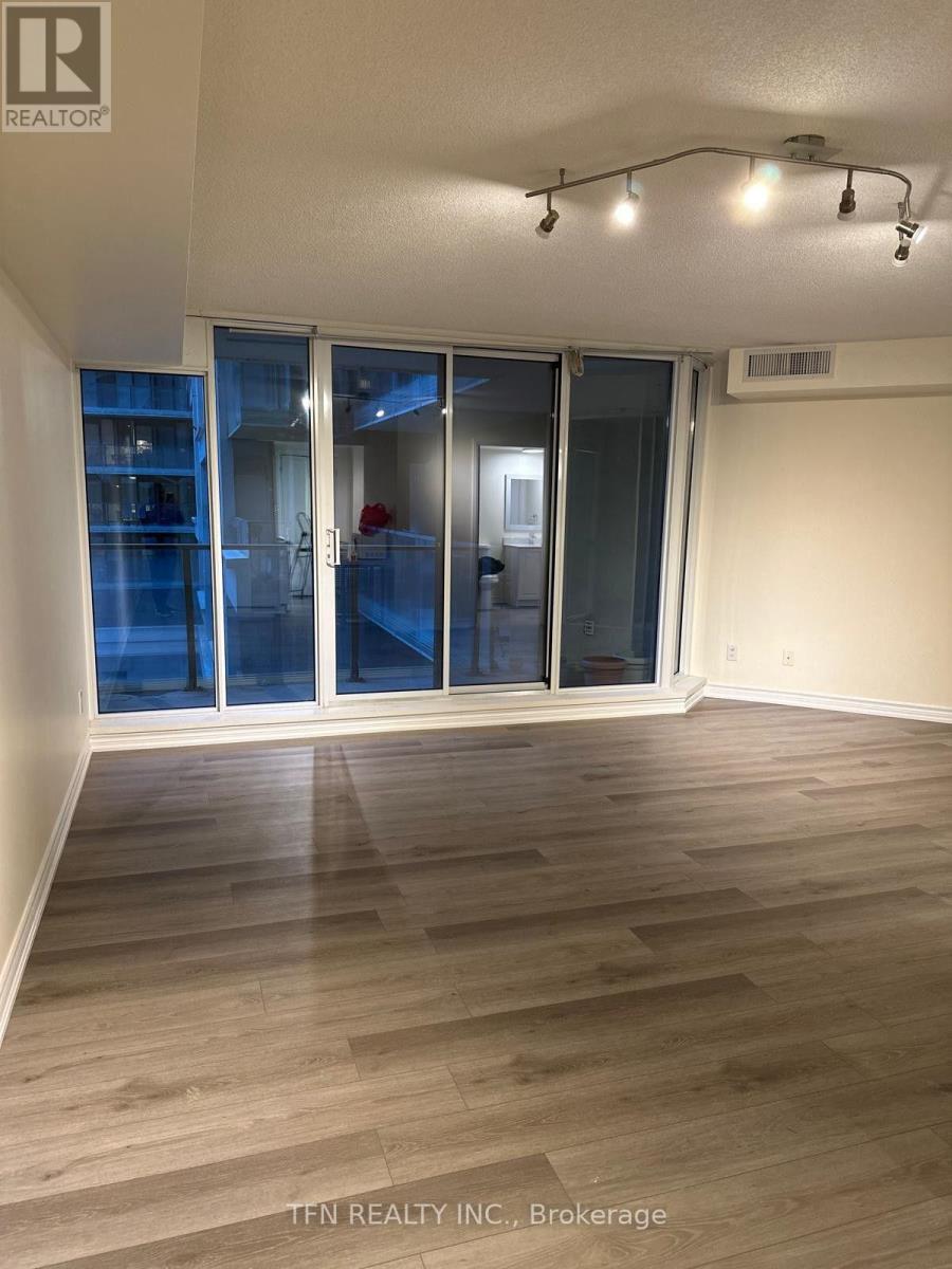 111 Elizabeth Street, Toronto, Ontario  M5G 1P7 - Photo 1 - C13802188