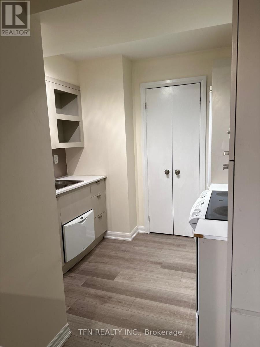 111 Elizabeth Street, Toronto, Ontario  M5G 1P7 - Photo 10 - C13802188