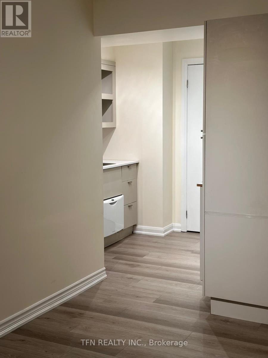 111 Elizabeth Street, Toronto, Ontario  M5G 1P7 - Photo 11 - C13802188