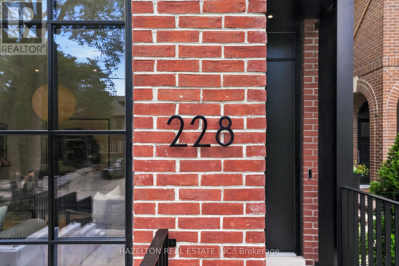 228 Glen Road, Toronto, Ontario  M4W 2X3 - Photo 4 - C13802202