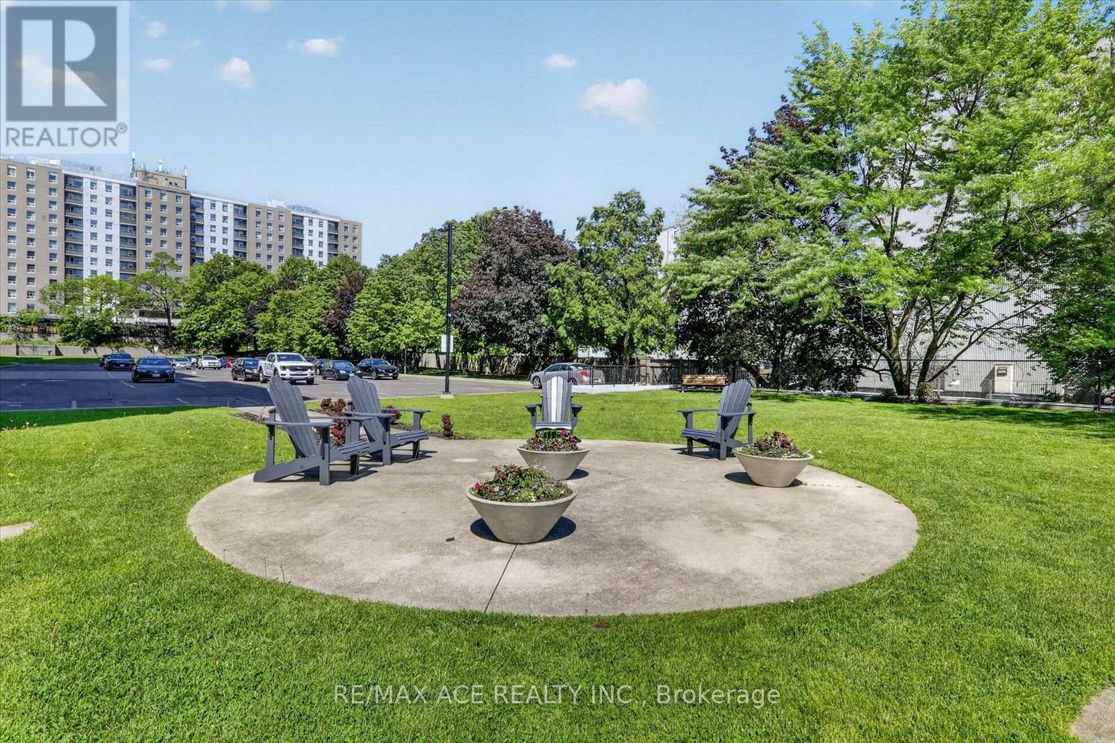 803 - 2 Glamorgan Avenue, Toronto, Ontario  M1P 2M8 - Photo 12 - E13802210