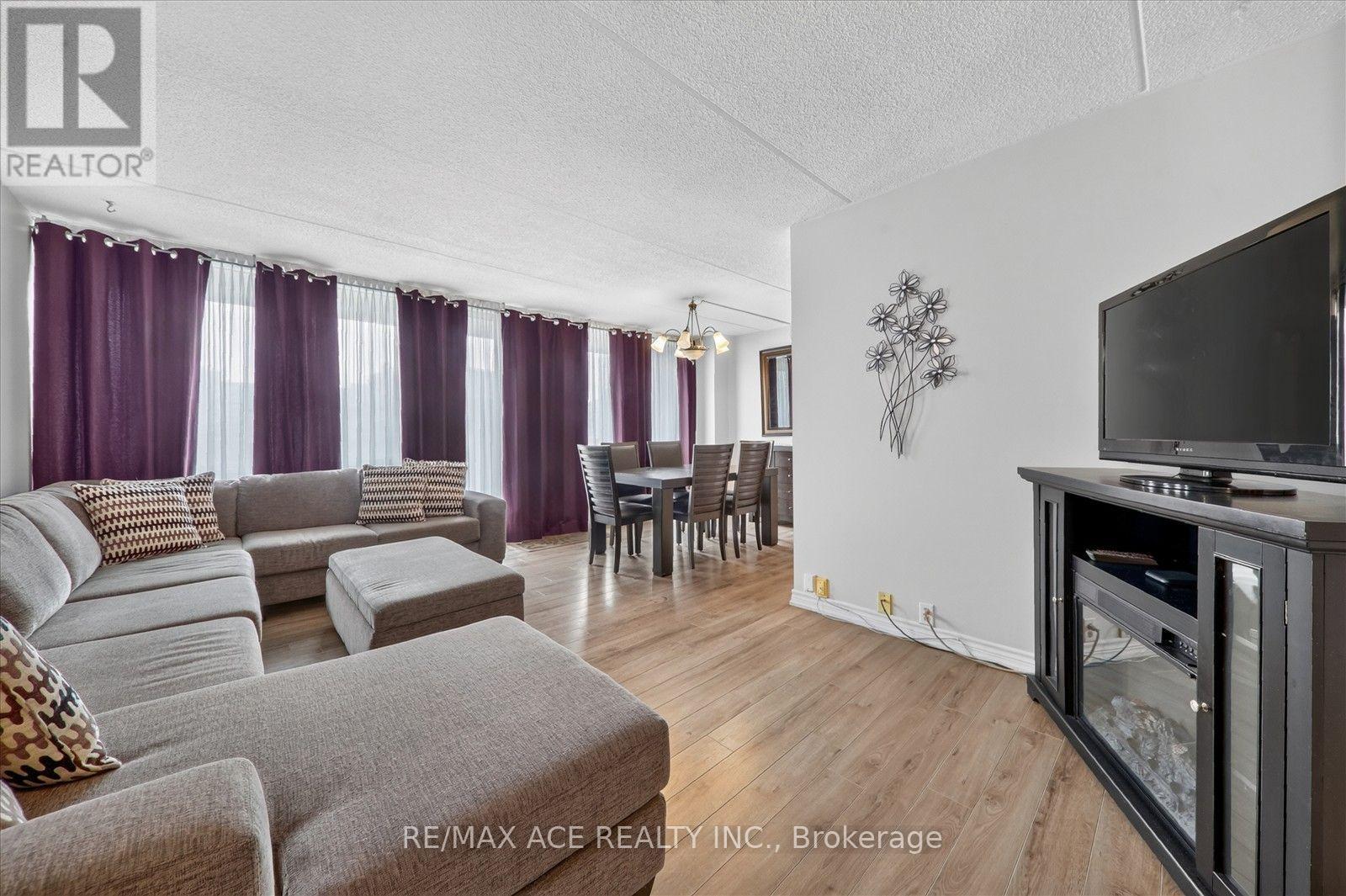 803 - 2 Glamorgan Avenue, Toronto, Ontario  M1P 2M8 - Photo 16 - E13802210