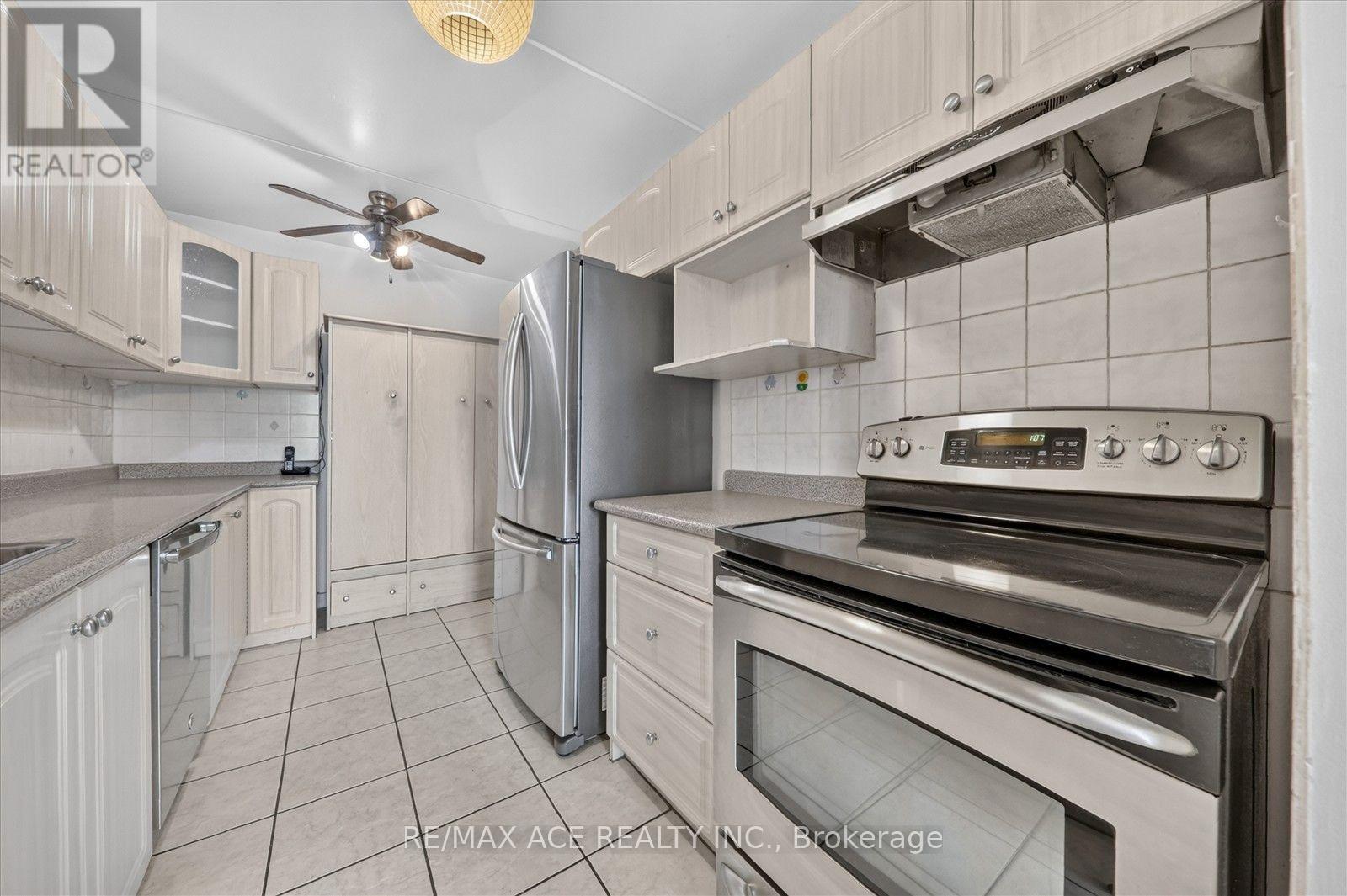 803 - 2 Glamorgan Avenue, Toronto, Ontario  M1P 2M8 - Photo 20 - E13802210