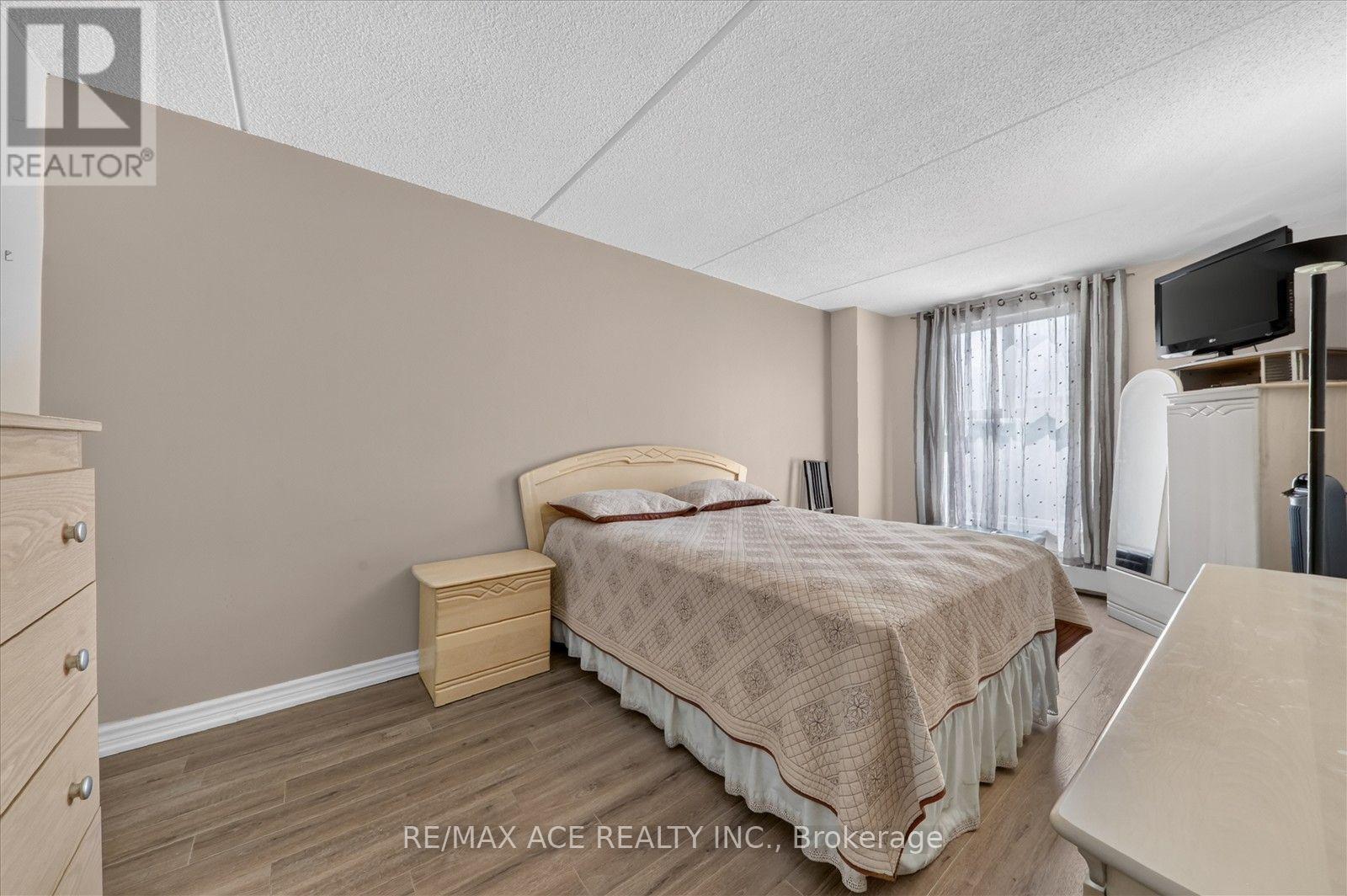 803 - 2 Glamorgan Avenue, Toronto, Ontario  M1P 2M8 - Photo 24 - E13802210