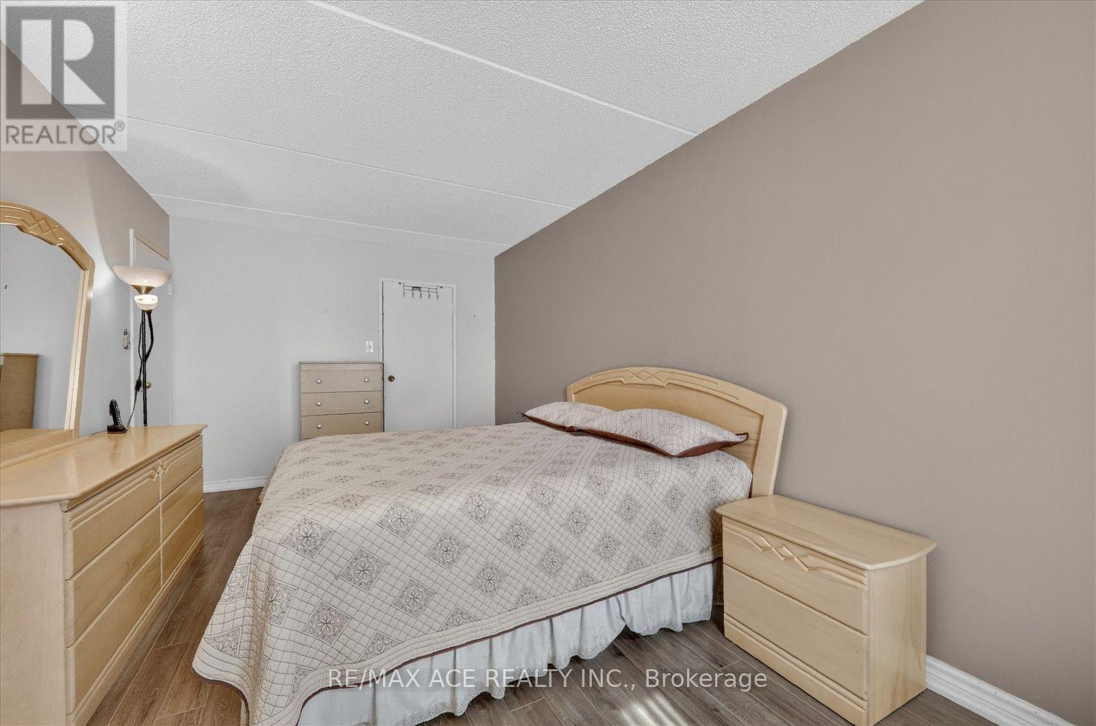 803 - 2 Glamorgan Avenue, Toronto, Ontario  M1P 2M8 - Photo 26 - E13802210