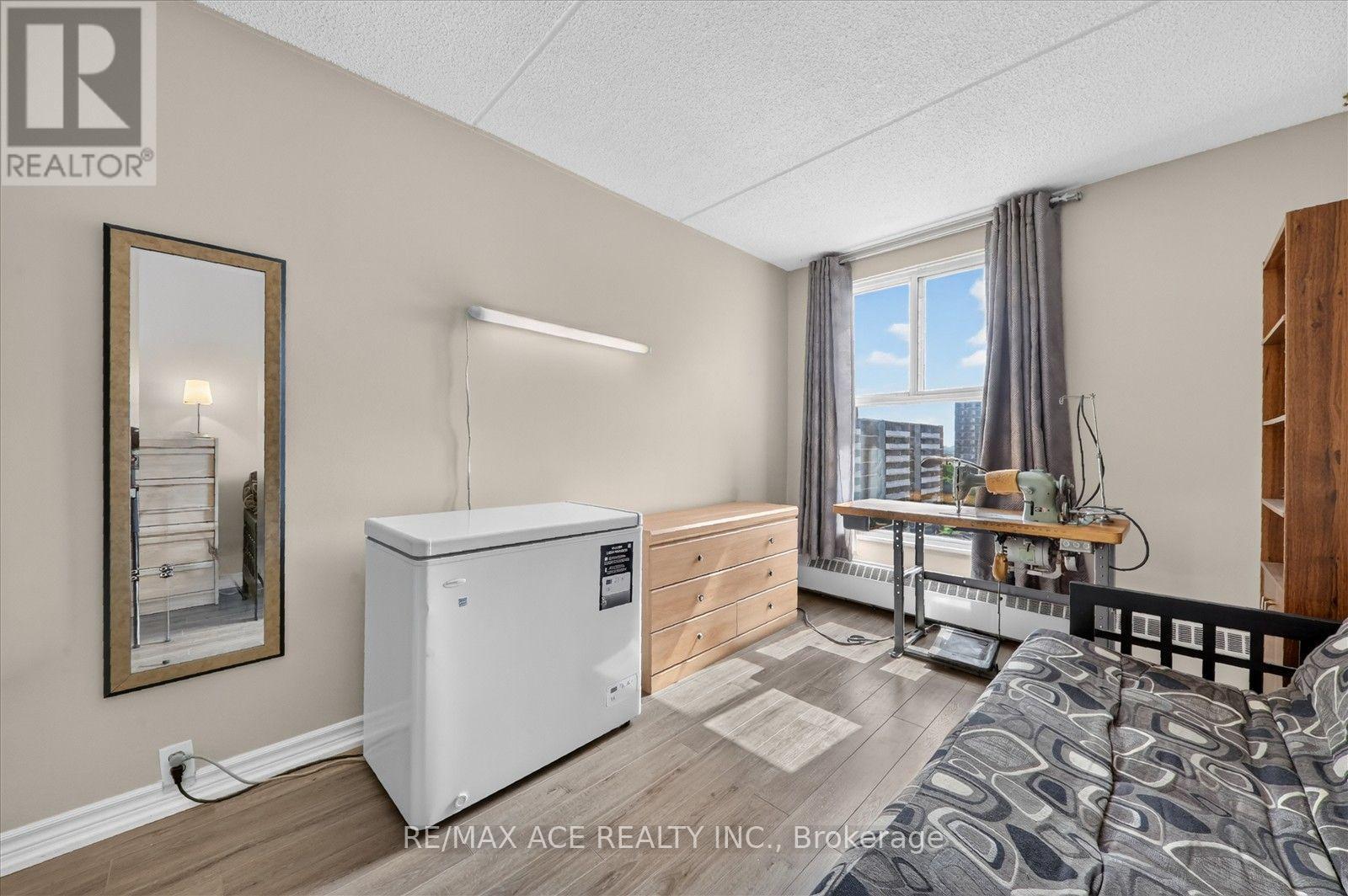 803 - 2 Glamorgan Avenue, Toronto, Ontario  M1P 2M8 - Photo 30 - E13802210