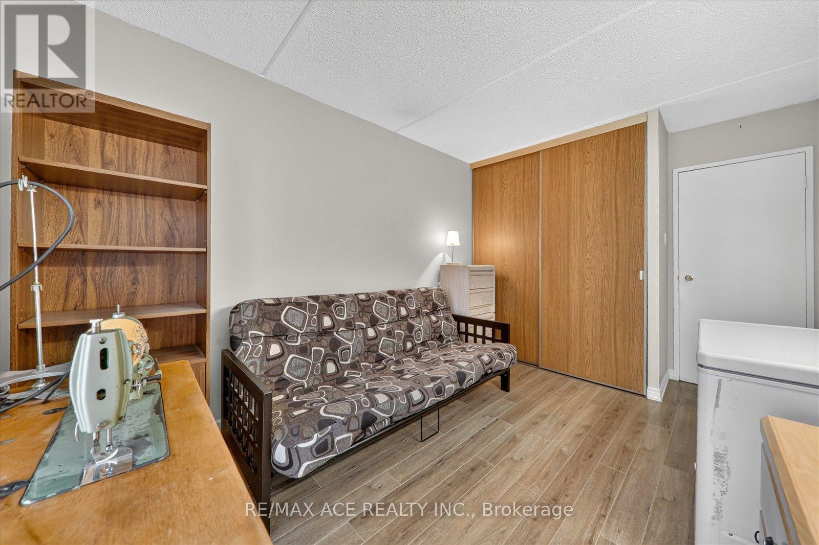 803 - 2 Glamorgan Avenue, Toronto, Ontario  M1P 2M8 - Photo 31 - E13802210