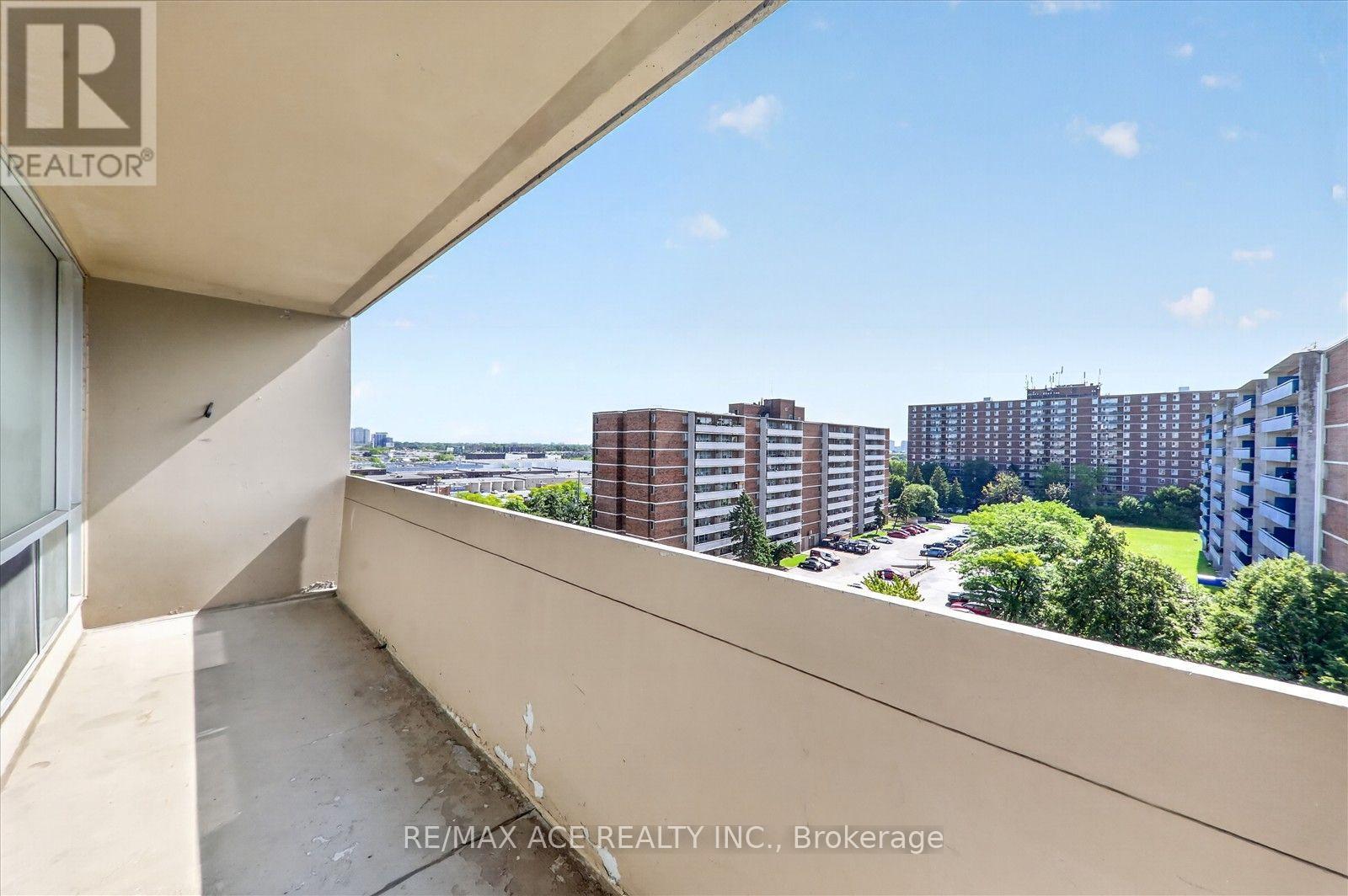803 - 2 Glamorgan Avenue, Toronto, Ontario  M1P 2M8 - Photo 32 - E13802210