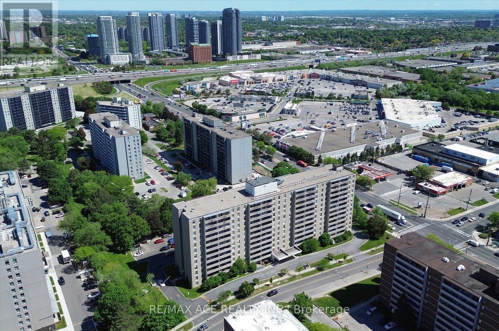803 - 2 Glamorgan Avenue, Toronto, Ontario  M1P 2M8 - Photo 4 - E13802210