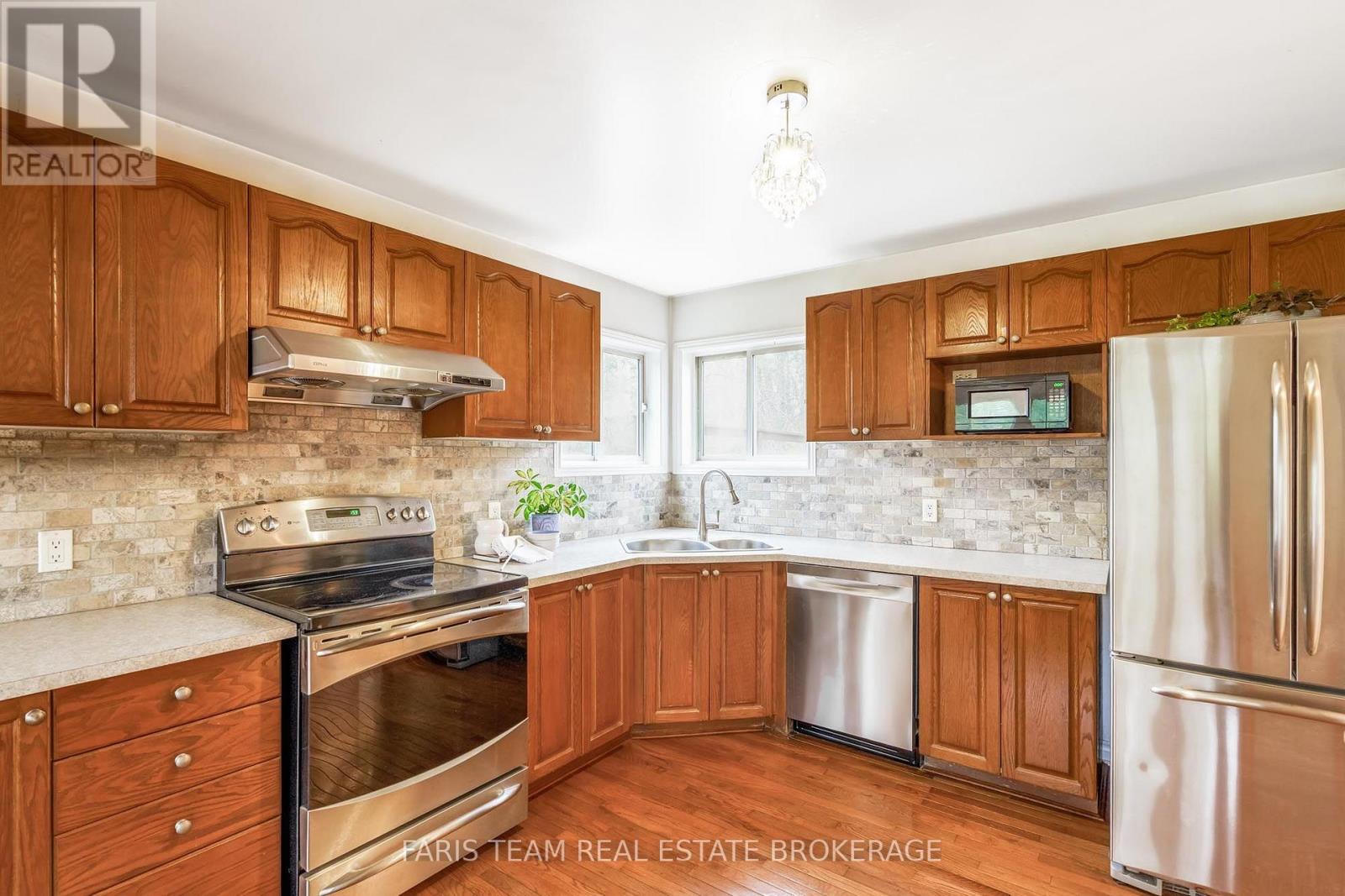 2720 Ireton Street, Innisfil, Ontario  L9S 2J2 - Photo 5 - N13802072