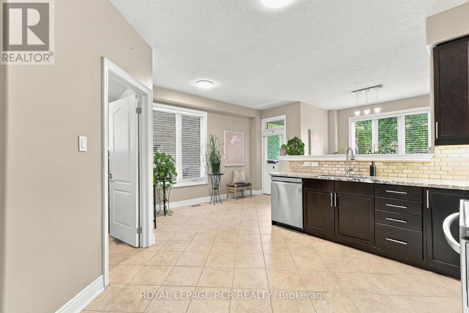 825 Booth Avenue, Innisfil, Ontario  L9S 0A7 - Photo 8 - N13802100