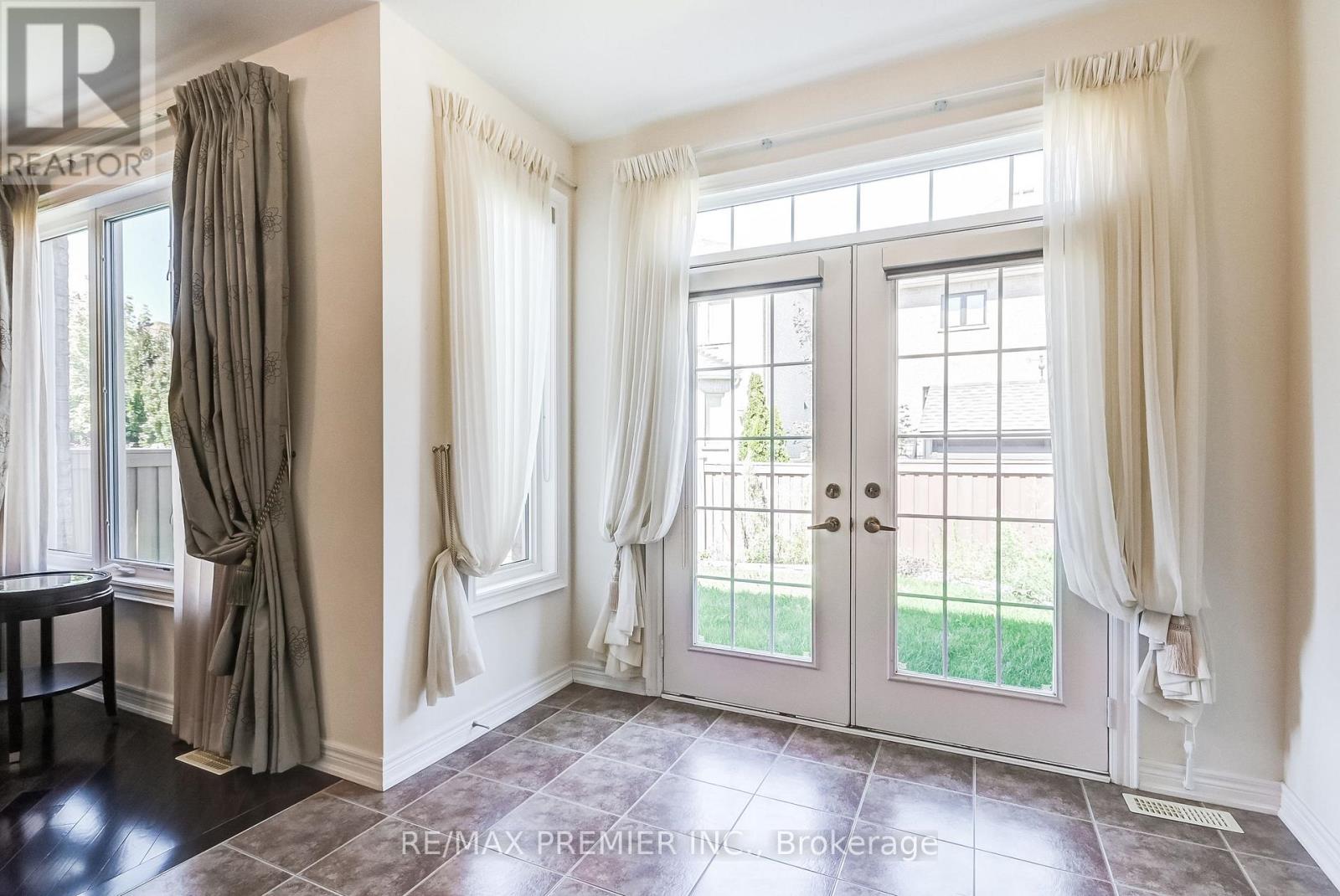 246 Hansard Drive, Vaughan, Ontario  L4H 0W1 - Photo 17 - N13802140