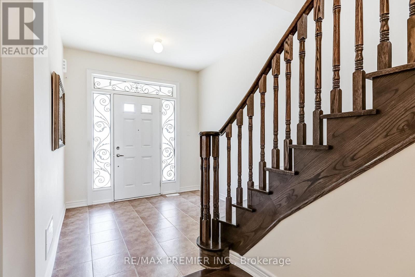 246 Hansard Drive, Vaughan, Ontario  L4H 0W1 - Photo 4 - N13802140