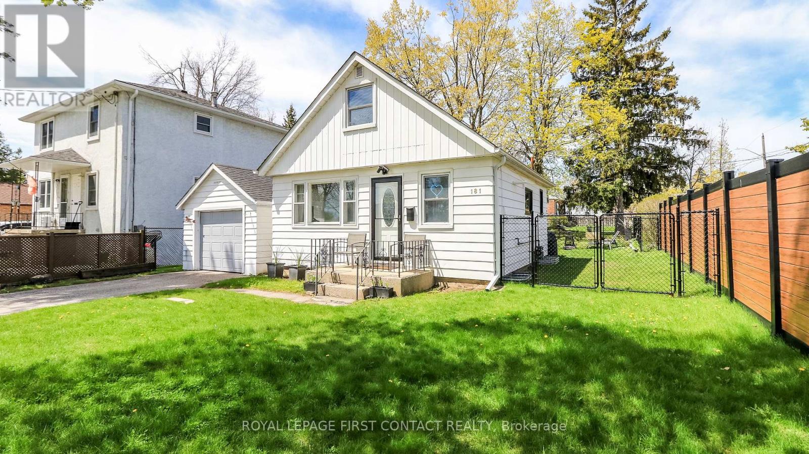 181 Napier Street, Barrie, Ontario  L4M 1W9 - Photo 4 - S13802164