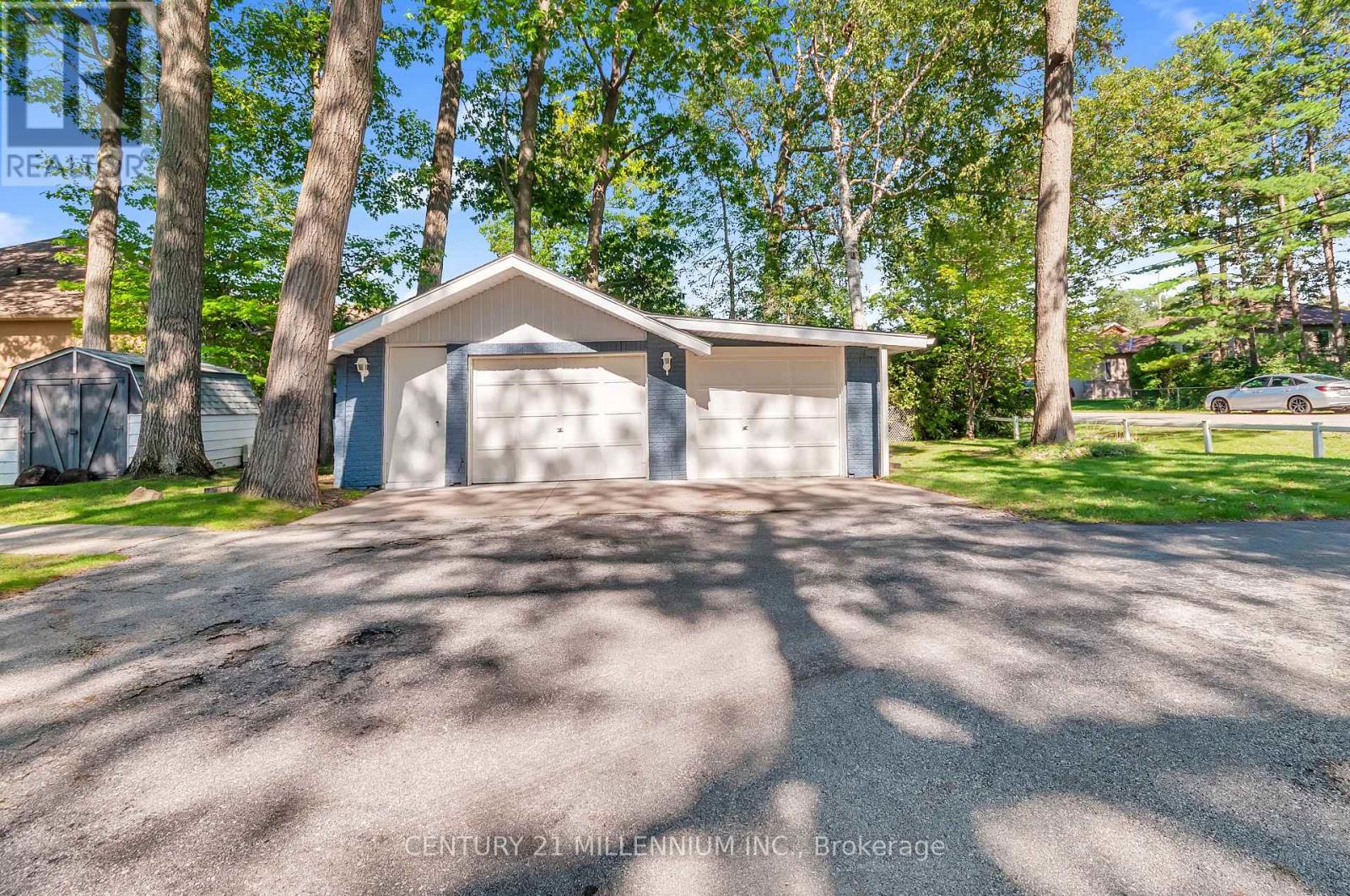 68 Edgewater Road, Wasaga Beach, Ontario  L9Z 2W3 - Photo 33 - S13802166