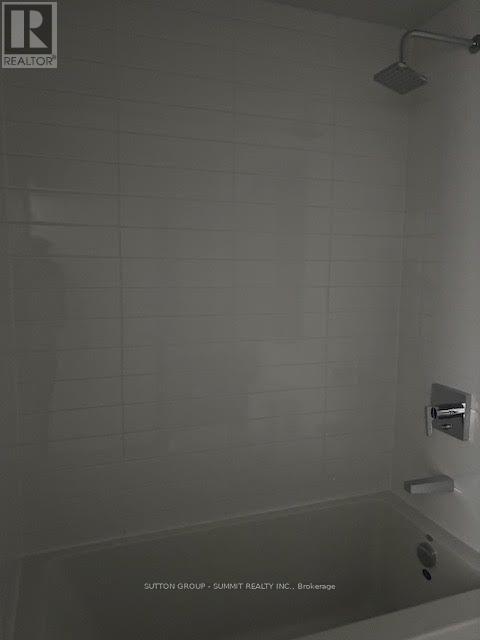 319 - 430 Square One Drive, Mississauga, Ontario  L5B 0R7 - Photo 4 - W13802118