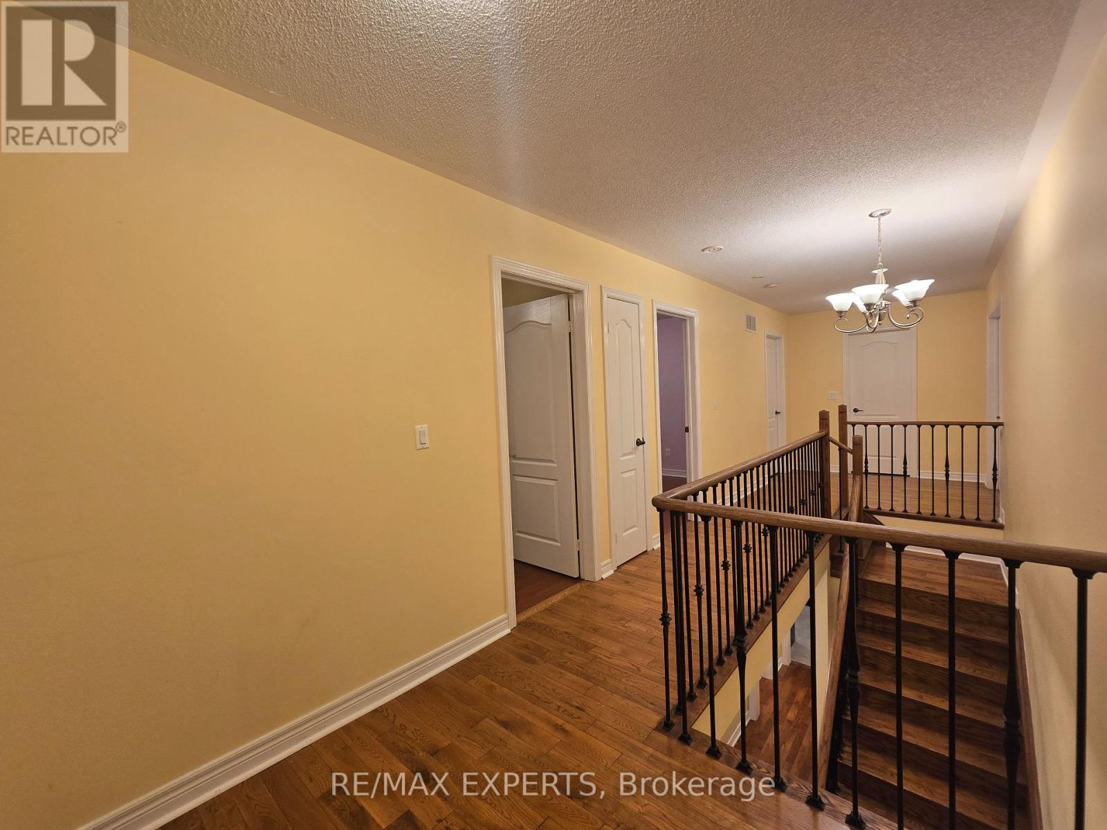 48 Dunvegan Crescent, Brampton (Fletcher's Meadow), Ontario  L7A 2Y2 - Photo 10 - W13802120