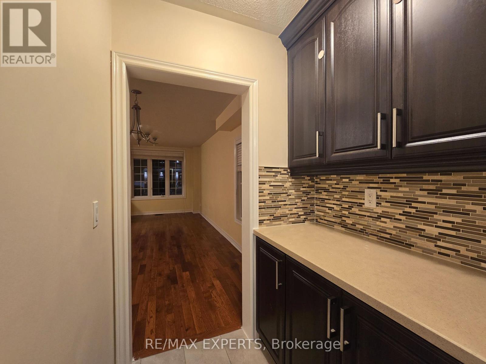 48 Dunvegan Crescent, Brampton (Fletcher's Meadow), Ontario  L7A 2Y2 - Photo 12 - W13802120