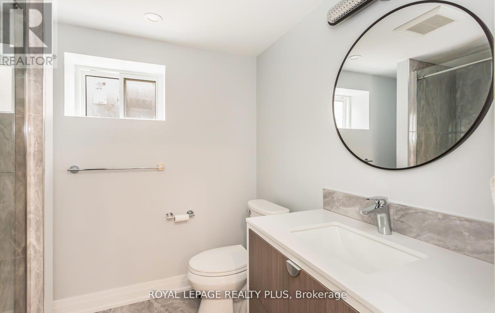 Rear - 2844 Kingsberry Crescent, Mississauga, Ontario  L5B 2K9 - Photo 17 - W13802142