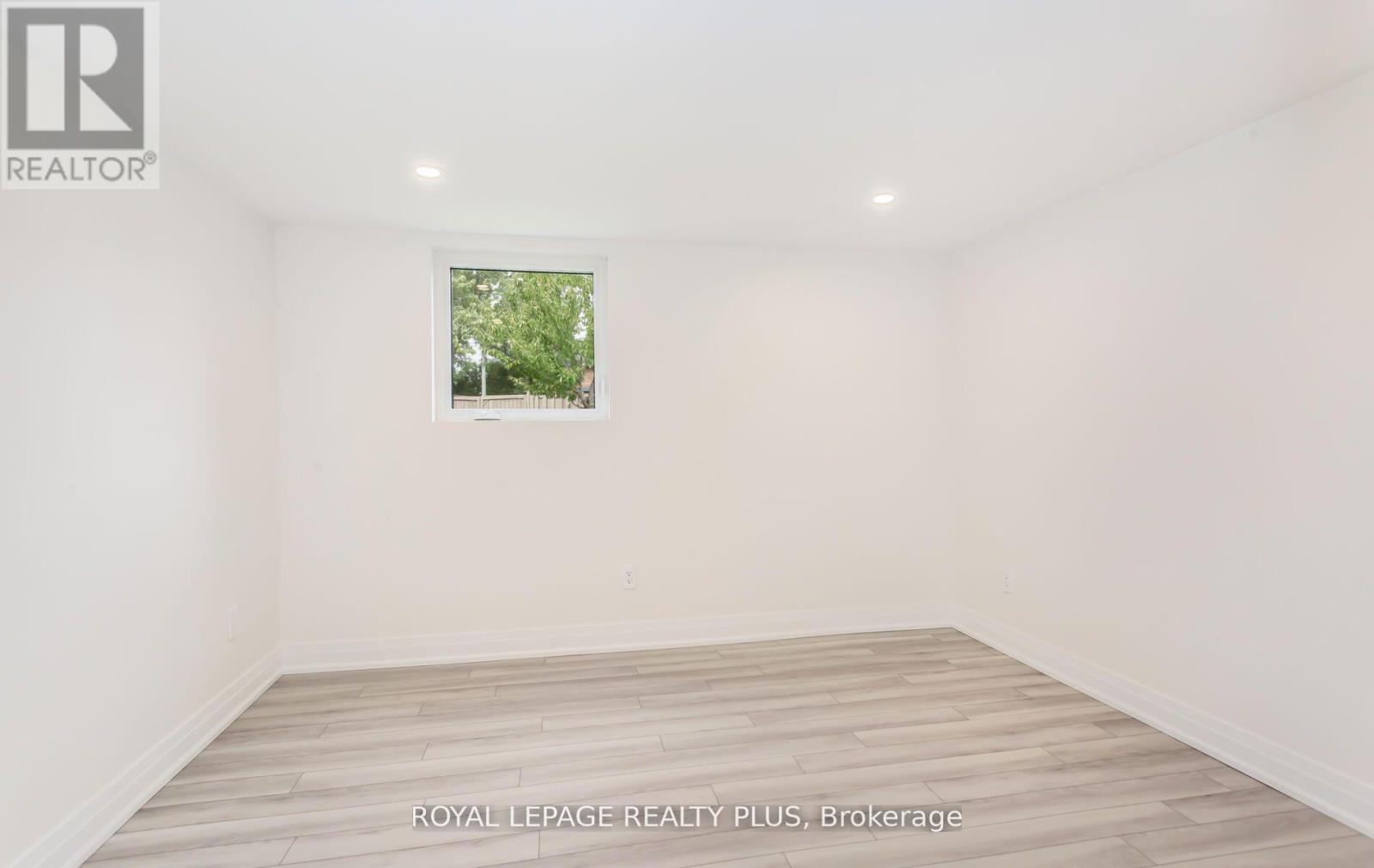 Rear - 2844 Kingsberry Crescent, Mississauga, Ontario  L5B 2K9 - Photo 20 - W13802142