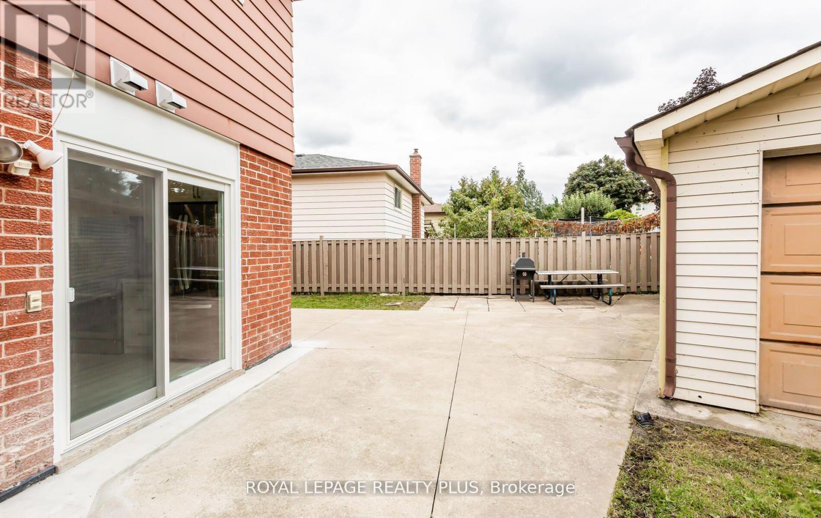 Rear - 2844 Kingsberry Crescent, Mississauga, Ontario  L5B 2K9 - Photo 29 - W13802142
