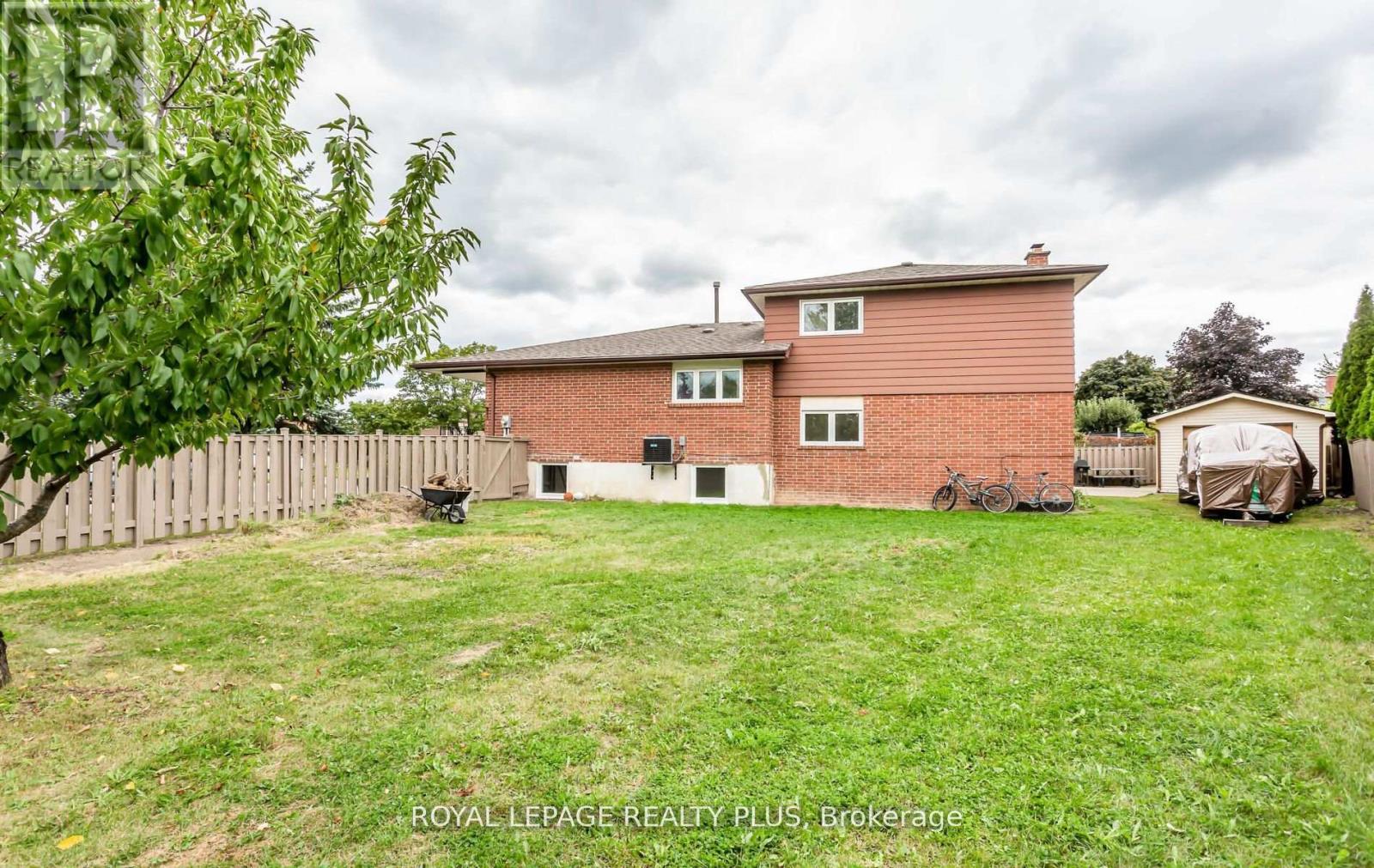 Rear - 2844 Kingsberry Crescent, Mississauga, Ontario  L5B 2K9 - Photo 31 - W13802142