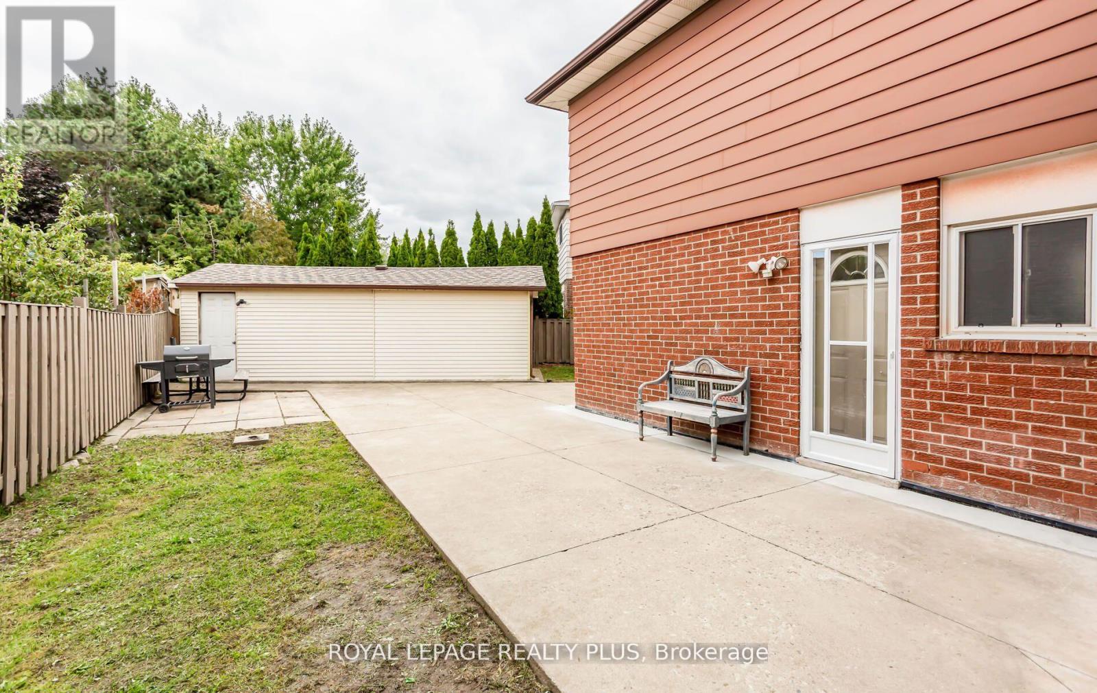 Rear - 2844 Kingsberry Crescent, Mississauga, Ontario  L5B 2K9 - Photo 4 - W13802142