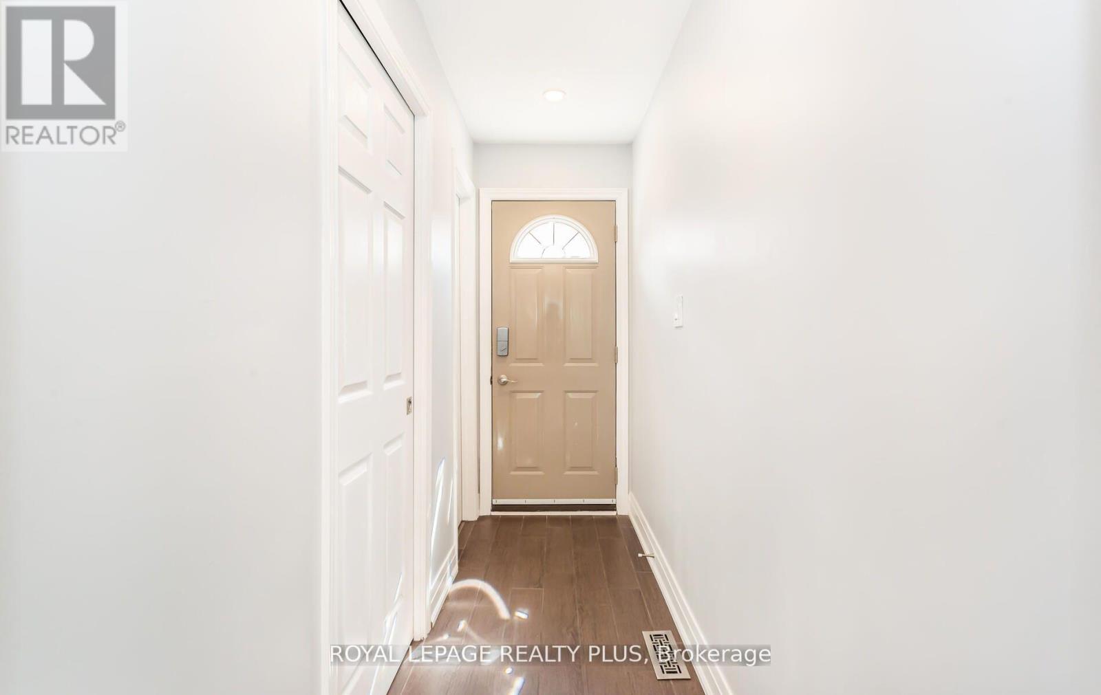 Rear - 2844 Kingsberry Crescent, Mississauga, Ontario  L5B 2K9 - Photo 5 - W13802142