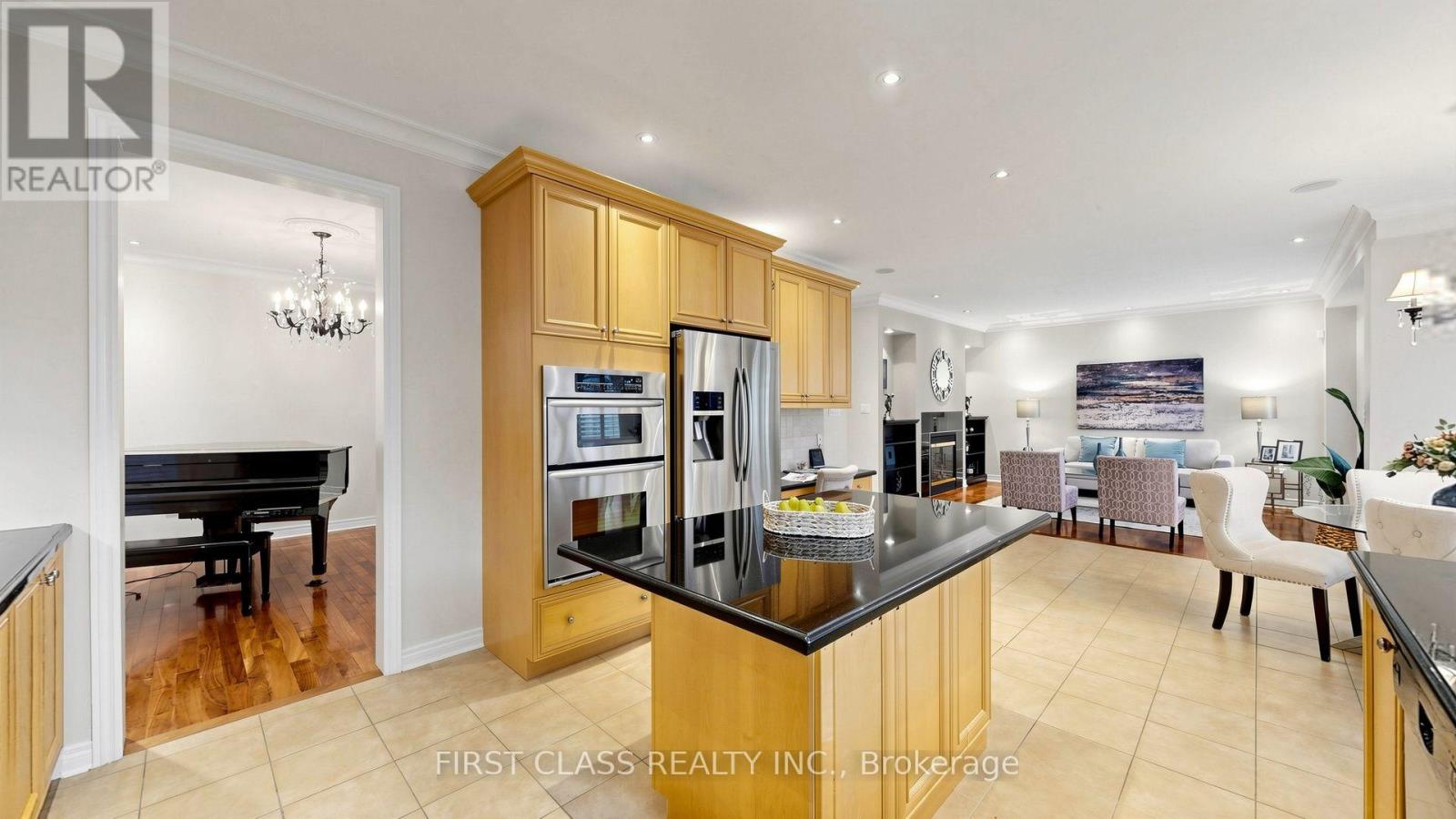 3292 Topeka Drive, Mississauga, Ontario  L5M 7V1 - Photo 12 - W13802158