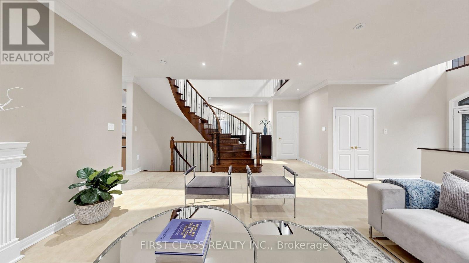 3292 Topeka Drive, Mississauga, Ontario  L5M 7V1 - Photo 6 - W13802158